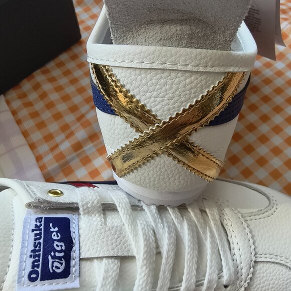 Onitsuka Tiger White Striped Low-Top Sneakers - Picture 9 of 9